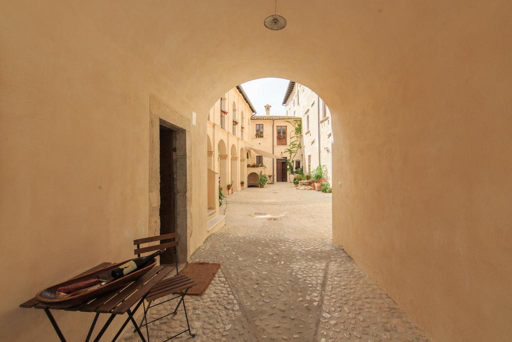 Casa Rosati Fontecchio Exterior foto